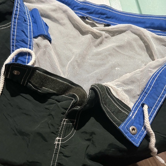 NEVER WORN. NWOT Men’s Tommy Hilfiger Bathing Suit. - Picture 6 of 6